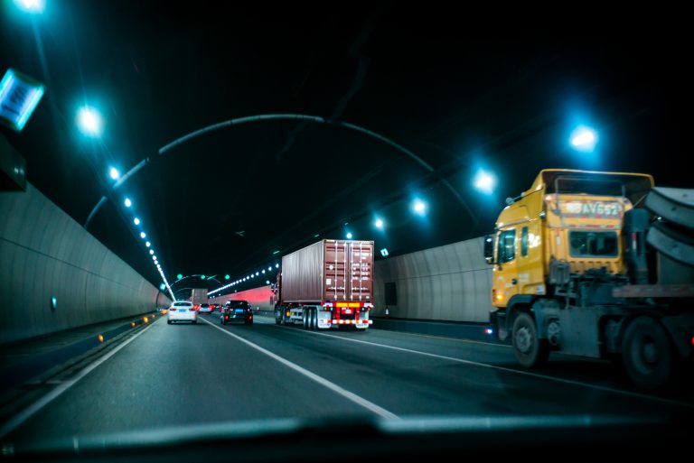 Overcoming Challenges and Troubleshooting Common GPS Trailer Tracking Issues