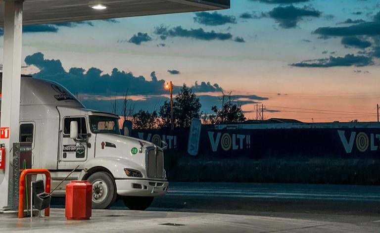 Maximizing Fuel Efficiency in Fleet Management: A Comprehensive Guide for GPS Fleet Tracking Solutions